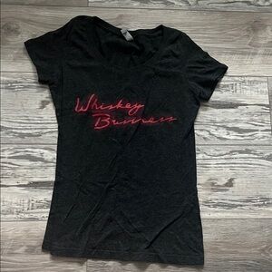 ⭐️Cute boutique Whiskey tee